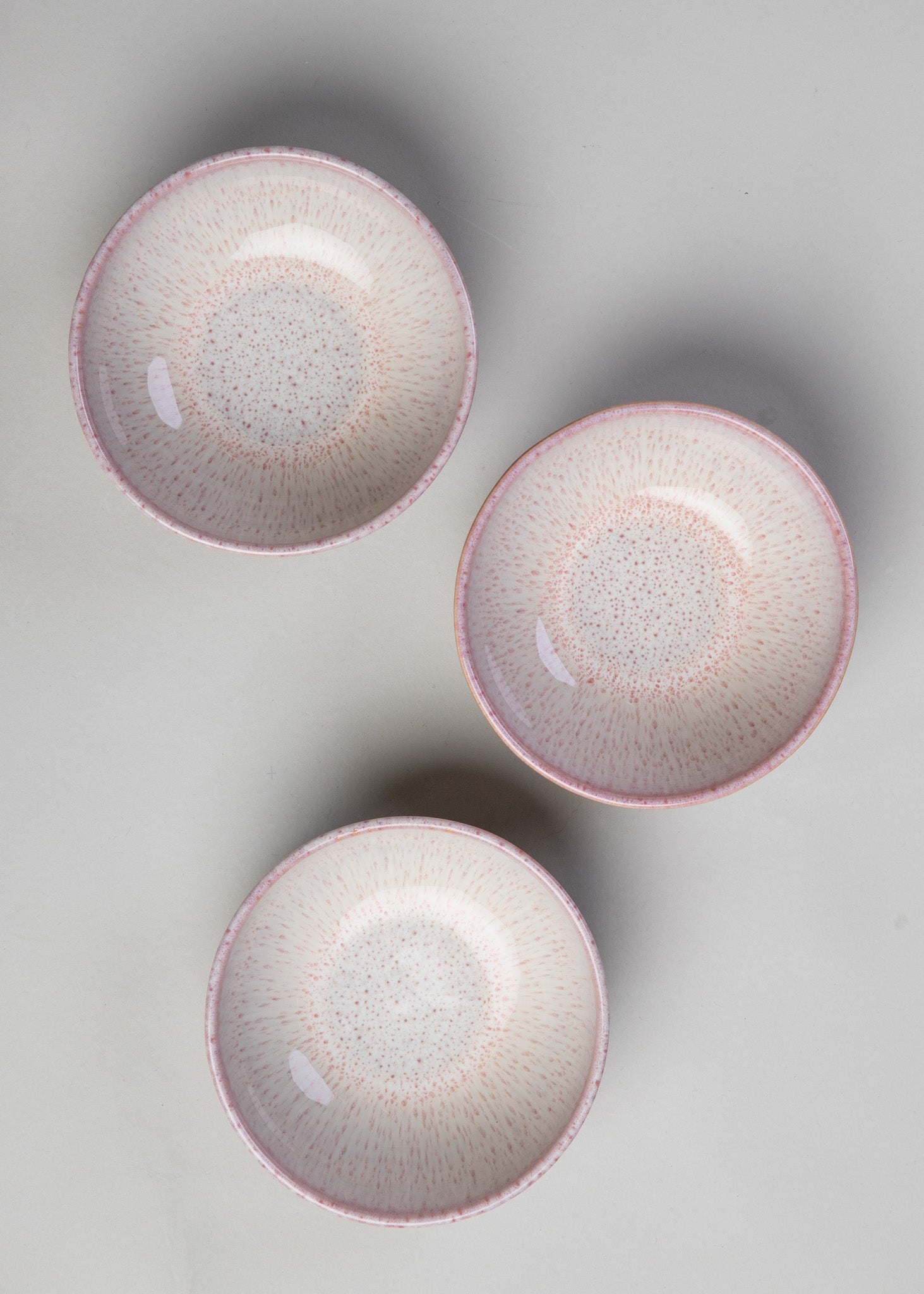 Romy Müslischalen mit rosa gesprenkelter Glasur aus portugiesischer Keramik