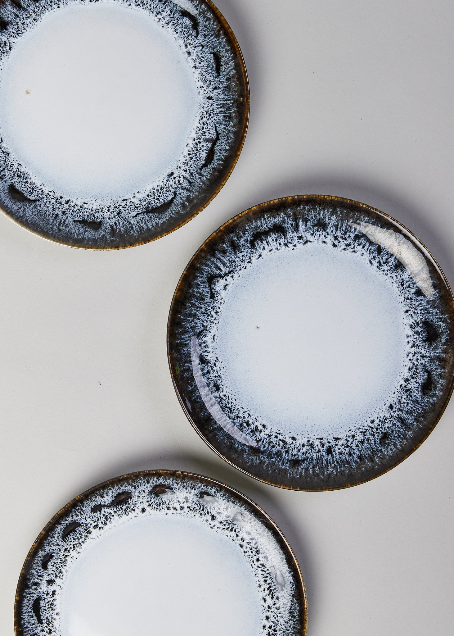 Alvorada Teller von Vida Nova Ceramica aus Köln